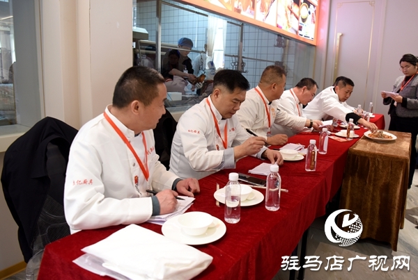 河南省豫菜文化研究会中原食尚创新专委会2026年度美食评选活动在平舆县舆宴艺术宴会中心成功举办