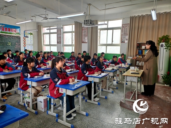 以书为炬点亮阡陌 书香浸润少年成长&mdash;&mdash;平舆四中教师杨秀珍创新阅读推广纪实