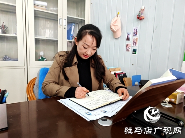 以书为炬点亮阡陌 书香浸润少年成长&mdash;&mdash;平舆四中教师杨秀珍创新阅读推广纪实