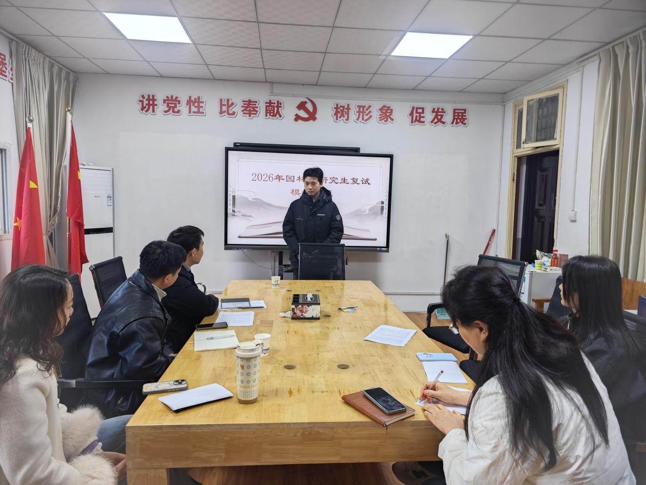 春风浩荡践初心 奋楫逐浪绽芳华——黄淮学院生物与食品工程学院系列活动奏响青春《奔腾》乐章