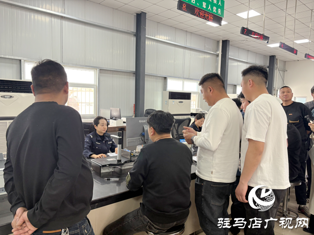 天中麦客出征忙 驻马店车管所开启“绿色通道”护航跨区机收
