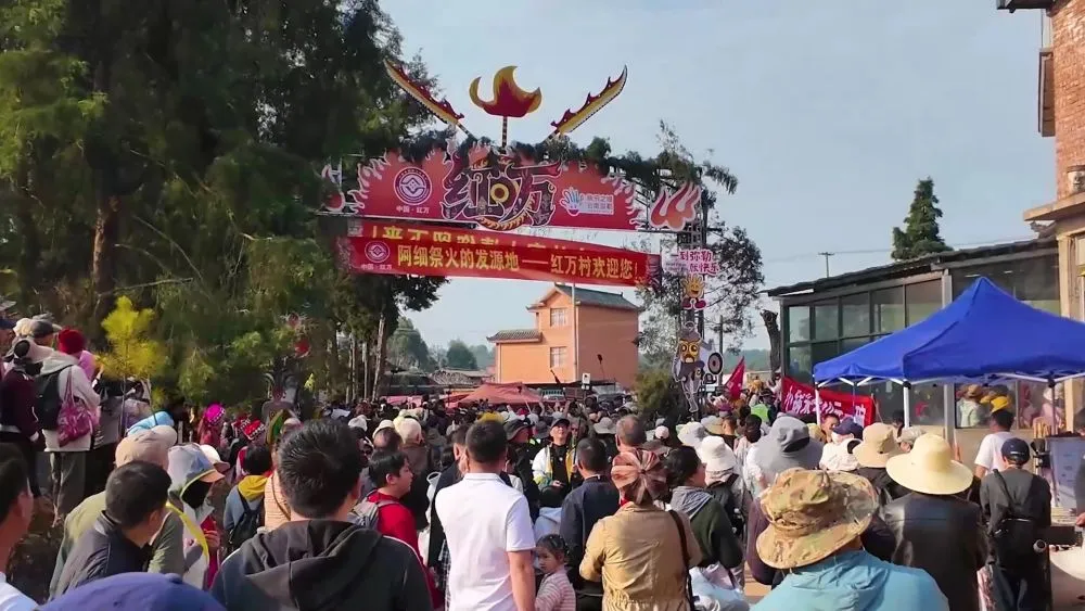 春潮涌动消费旺 多元业态释放新活力