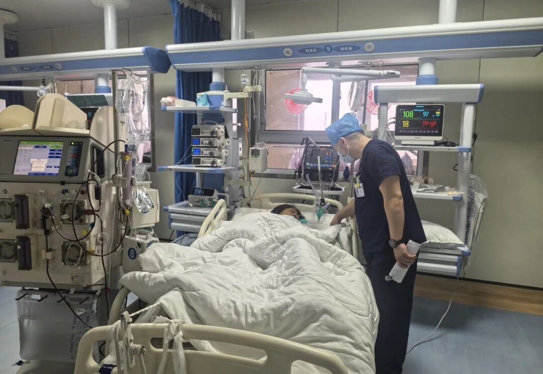 多学科合力攻坚，生死线上夺生机&mdash;&mdash;我院成功救治一例严重车祸多发伤危重症患者