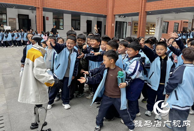 河南省科技馆“i科普”志愿服务走进驻马店校园 点亮青少年科学梦想