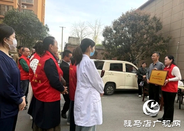 平舆县星火志愿者协会“银龄微笑守护计划”启动守护老年群体“齿间幸福”