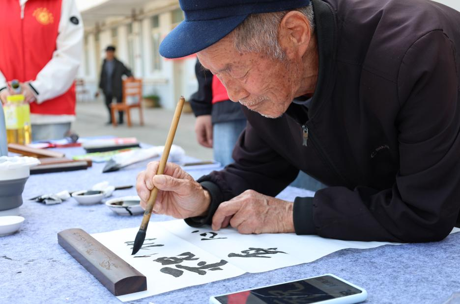  金晖映晚晴 青春暖夕阳&mdash;&mdash;驻马店职业技术学院开展&ldquo;金晖行动&rdquo;助老志愿服务活动