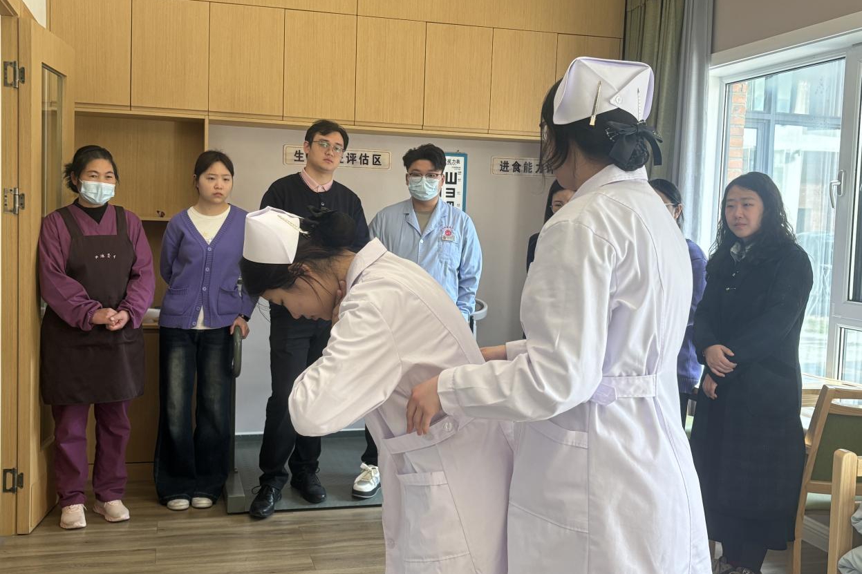  青春奋进“十五五”志愿建功新时代——黄淮学院开展雷锋月志愿服务活动