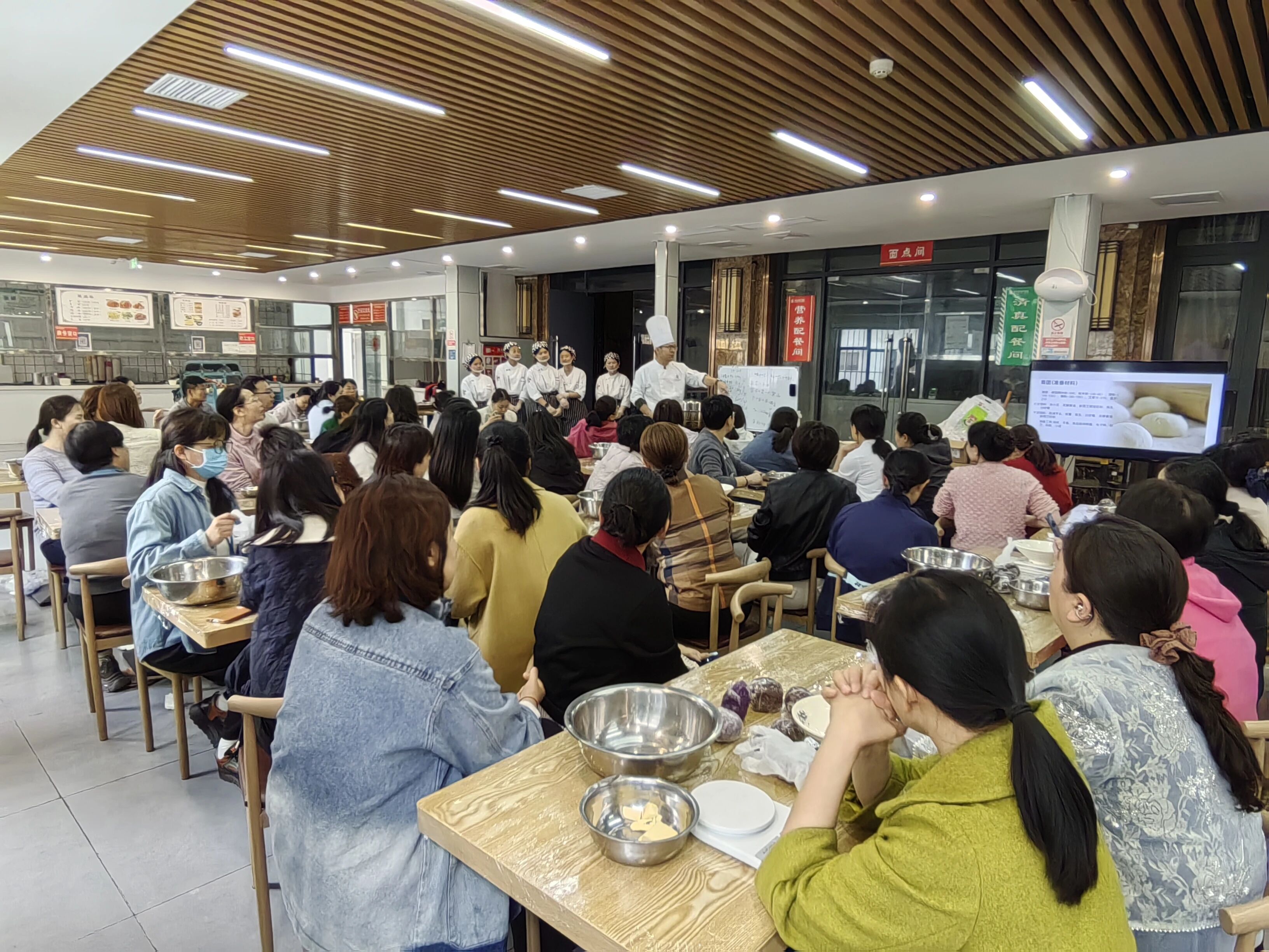 驻马店市中医院—巧手做青团 感悟传统味