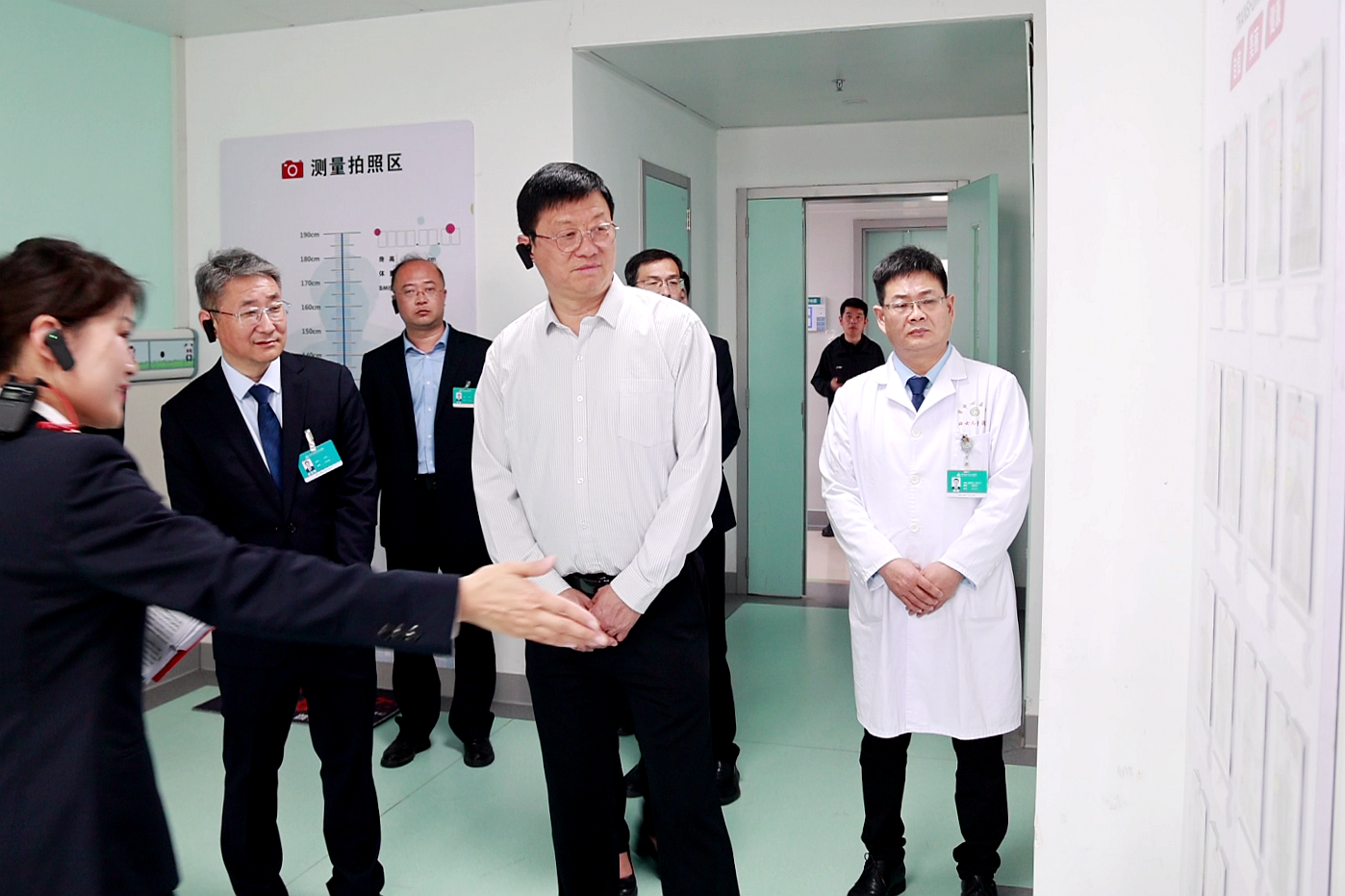 中国科学院院士张泽民莅临驻马店市中心医院调研指导工作