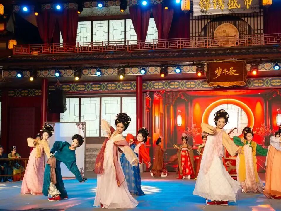 这家36岁的景区，靠什么圈粉Z世代？